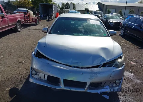 2013 Toyota Camry Se z USA, uszkodzony, nr VIN 4T1BF1FK5DU724282